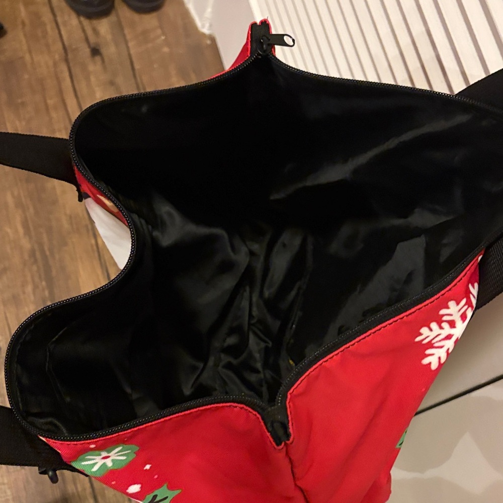 Hello Kitty Christmas Tote Bag - Picture 4 of 4